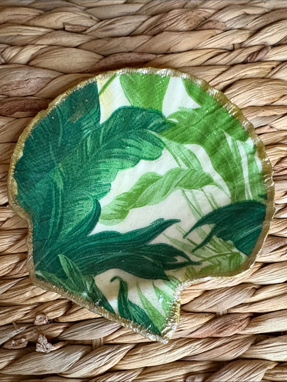 Hand Crafted Green Tropical Leaf Decorative SHELL Trinket Dish